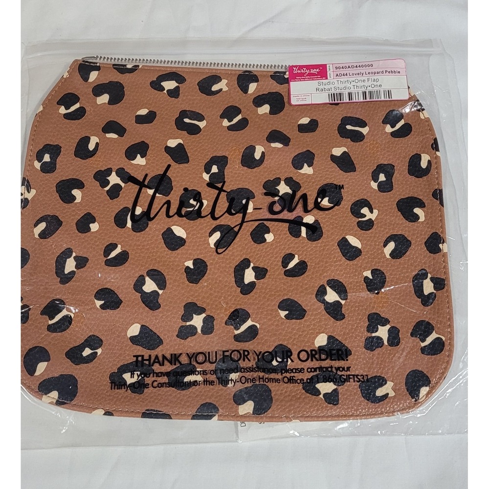 Thirtyone Studio Thirty-One Gifts Flap AD44 Lovely Leopard Pebble